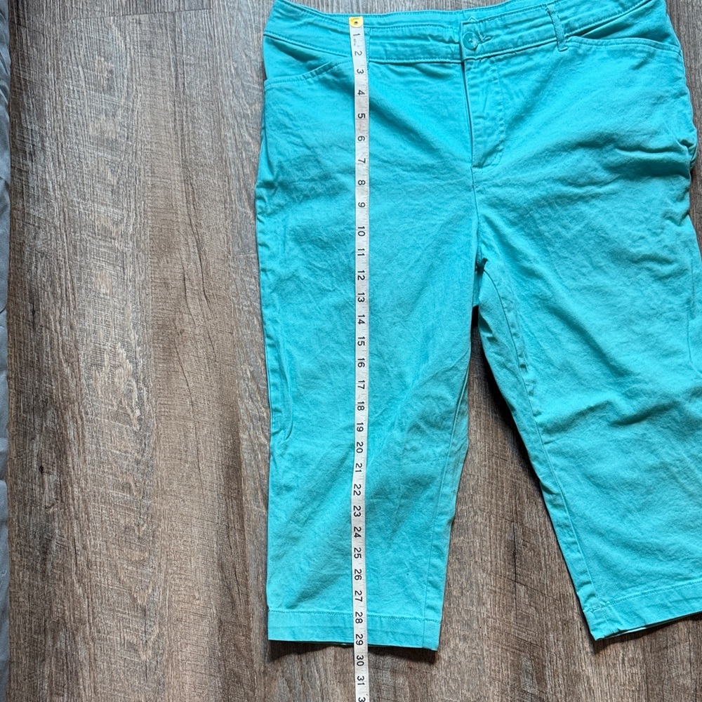 St. John's Bay Turquoise Capris - Picture 5 of 10